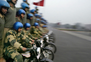 Illustration for article titled India's Border Patrol Performs Incredible Feats on Motorbikes, Wow